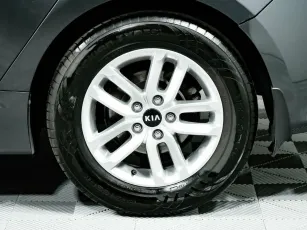 Kia  8