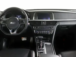 Kia  8