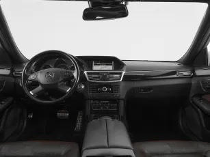 Mercedes-Benz  8