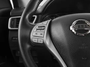 Nissan  10