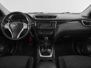 Nissan  8