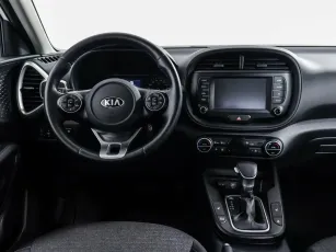 Kia  9
