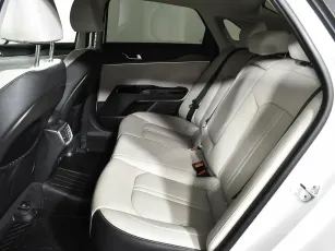 Kia  15