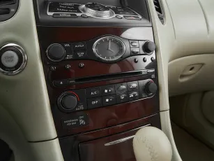 Infiniti  17