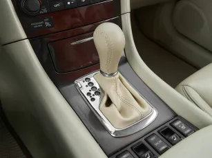 Infiniti  19