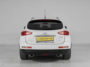 Infiniti  5