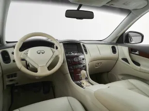 Infiniti  7