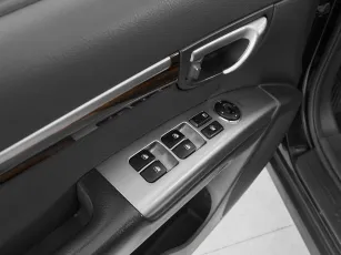 Hyundai  12