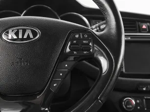 Kia  11
