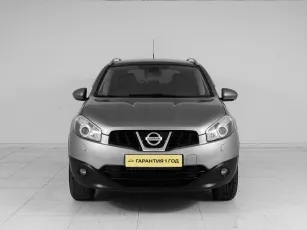 Nissan  2