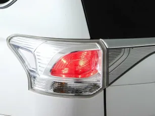 Mitsubishi  8