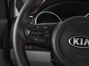 Kia  11