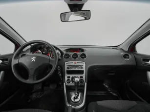 Peugeot  8