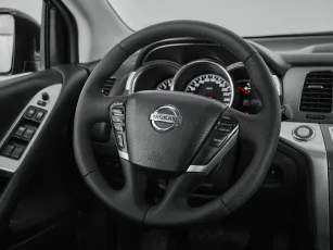 Nissan  10