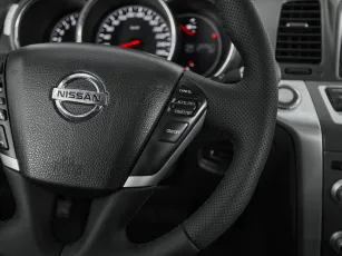 Nissan  12