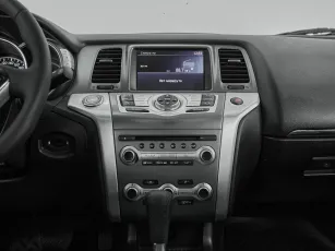 Nissan  17