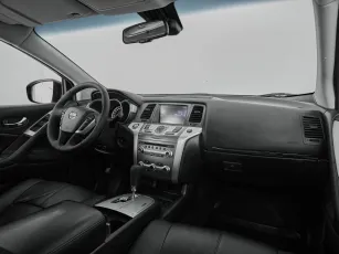 Nissan  9