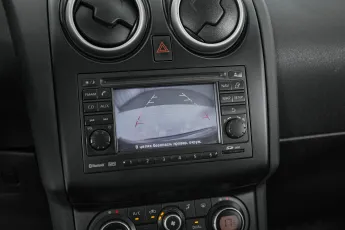 Nissan  15