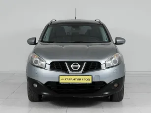 Nissan  2
