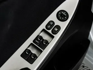 Hyundai  12