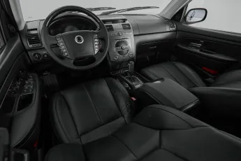 SsangYong  8