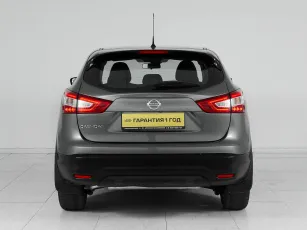 Nissan  5