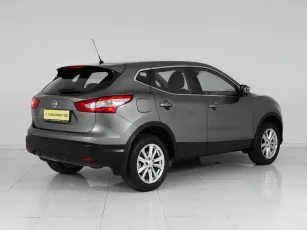 Nissan  6