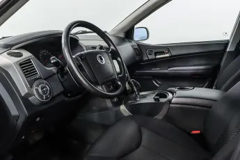 SsangYong  8