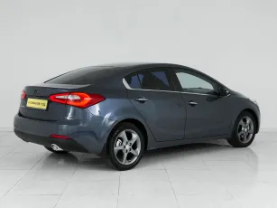 Kia  6