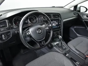 Volkswagen  8