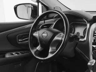 Nissan  10