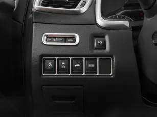 Nissan  15