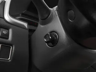 Nissan  16