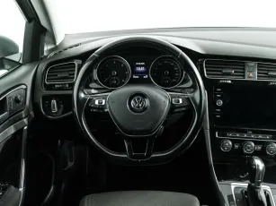 Volkswagen  8