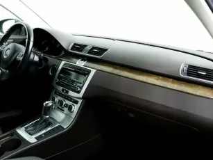 Volkswagen  8