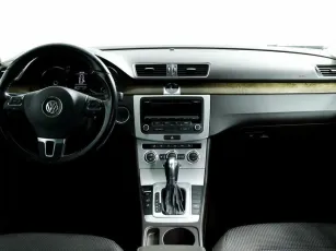 Volkswagen  9