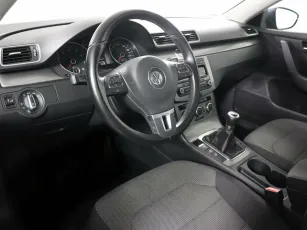 Volkswagen  8