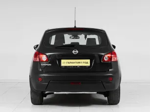 Nissan  5