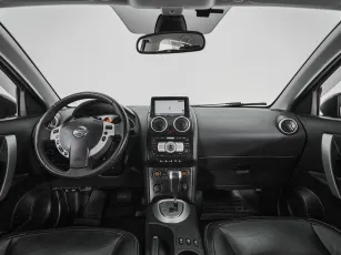 Nissan  8