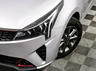 Kia  7