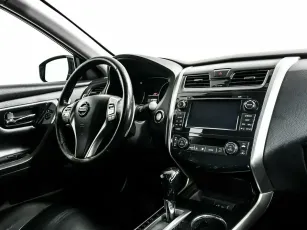 Nissan  9