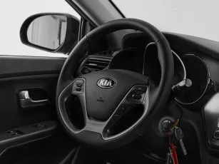 Kia  10
