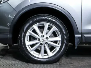 Nissan  8