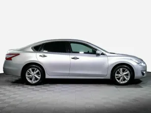 Nissan  4