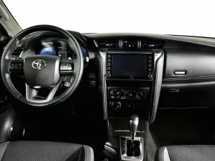 Toyota  8