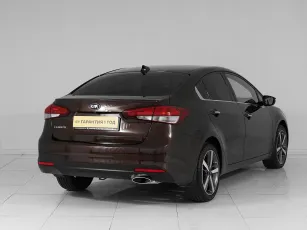 Kia  6