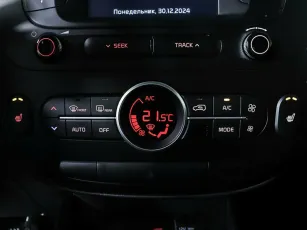 Kia  15